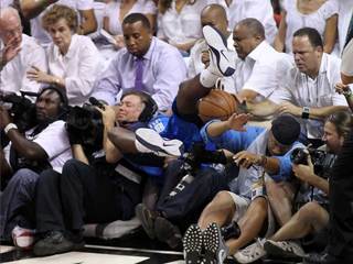 NBABaselineCrash_1409101530790_7575156_ver1.0_320_240